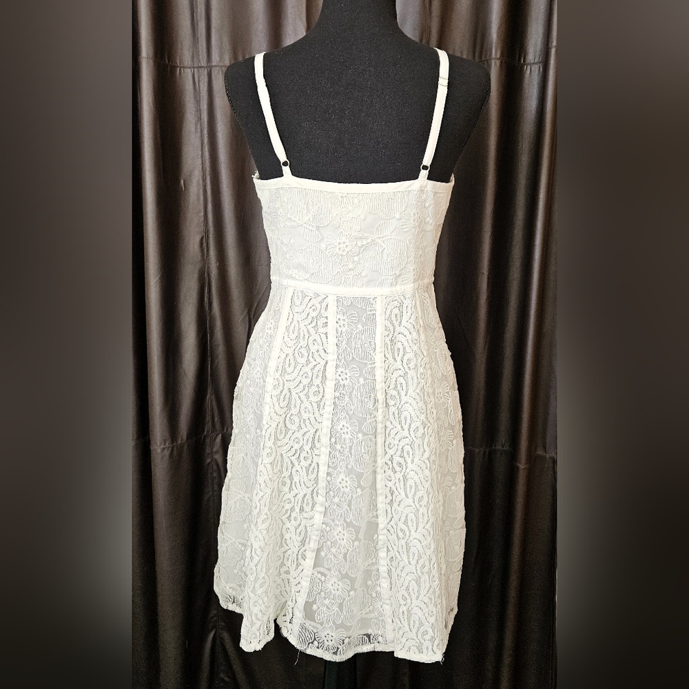 Forever 21 White Lace Mini Fit and Flare Skater Sundress - Size SMALL - Picture 4 of 11